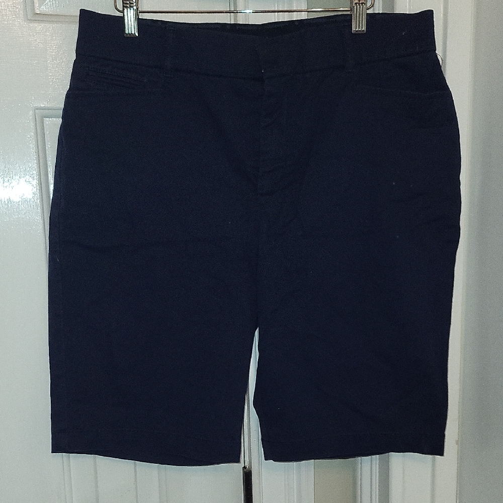 Gloria Vanderbilt Women's Navy Flat Front Shorts